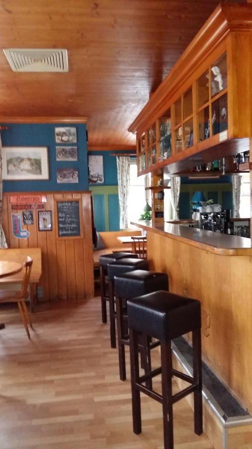 ドルンビルンPrivatzimmer Im Gasthaus Engelアパートメント エクステリア 写真